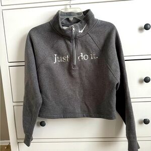 Nike sweater, S